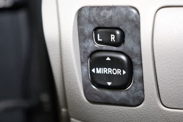 Thumbnail: 2010 Toyota Camry - 17