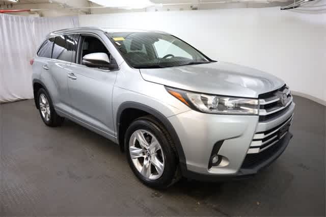 Thumbnail: 2019 Toyota Highlander - 10