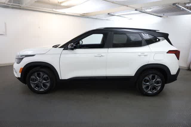 Thumbnail: 2024 Kia Seltos - 3