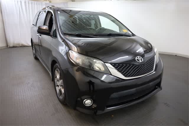 Thumbnail: 2014 Toyota Sienna - 11