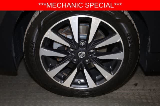 Thumbnail: 2017 Nissan Altima - 35