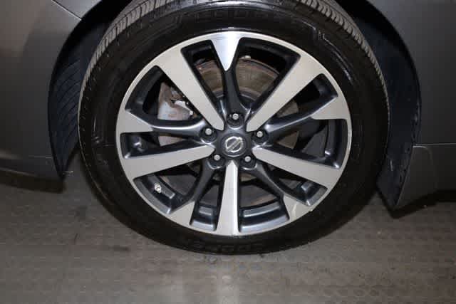 Thumbnail: 2017 Nissan Altima - 36