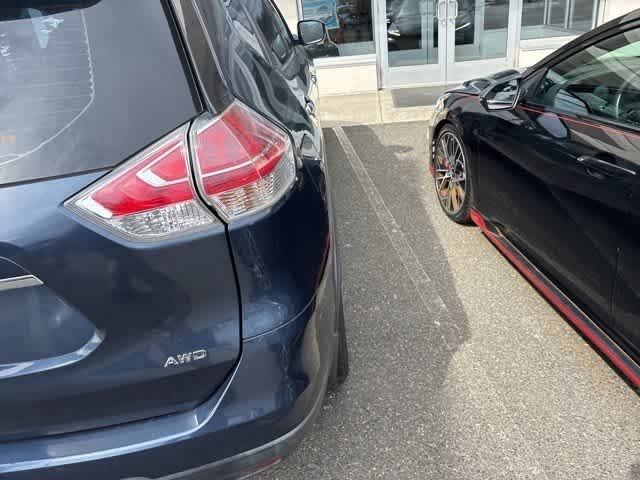 Thumbnail: 2015 Nissan Rogue - 10