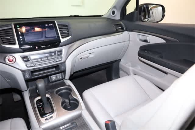 Thumbnail: 2016 Honda Pilot - 18