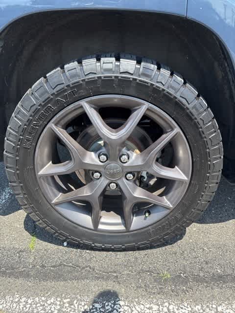 Thumbnail: 2020 Jeep Grand Cherokee - 24