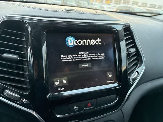 Thumbnail: 2019 Jeep Cherokee - 22