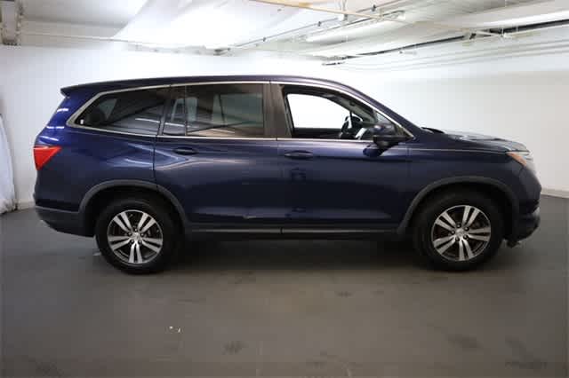 Thumbnail: 2017 Honda Pilot - 9