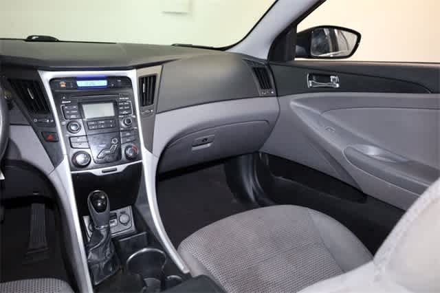 Thumbnail: 2011 Hyundai Sonata - 19