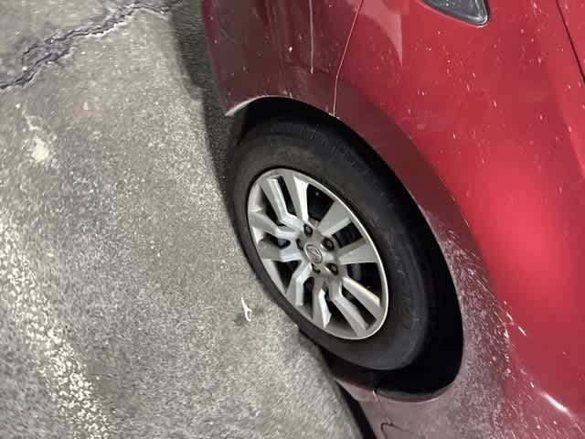 Thumbnail: 2016 Nissan Altima - 17