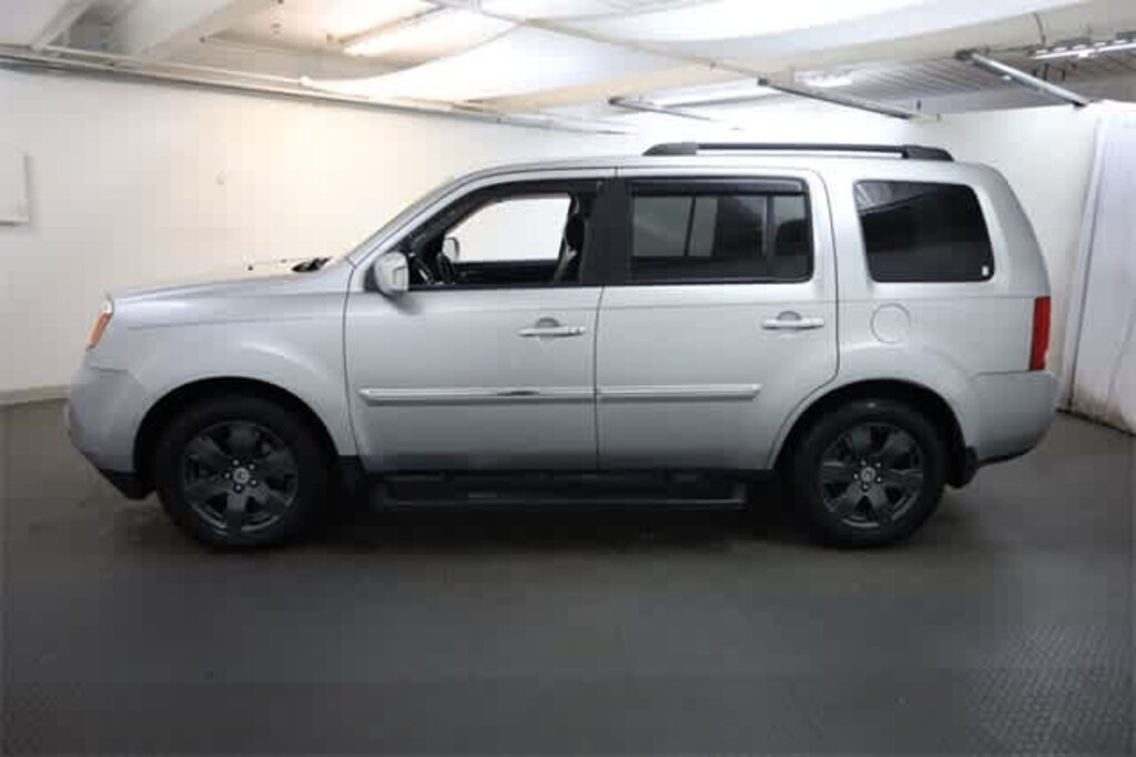 Used 2013 Honda Pilot Touring w/RES/Navi 4WD SUV