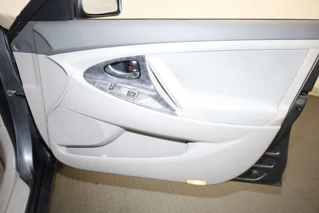 Thumbnail: 2010 Toyota Camry - 28