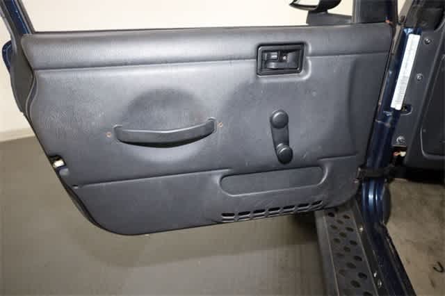 Thumbnail: 2004 Jeep Wrangler - 26