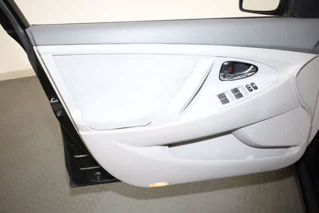 Thumbnail: 2011 Toyota Camry - 13