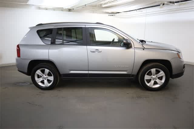 Thumbnail: 2015 Jeep Compass - 9