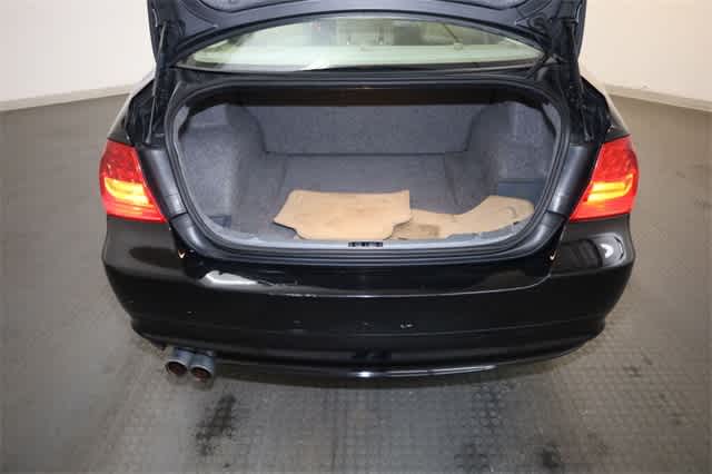 Thumbnail: 2011 BMW 3 Series - 33