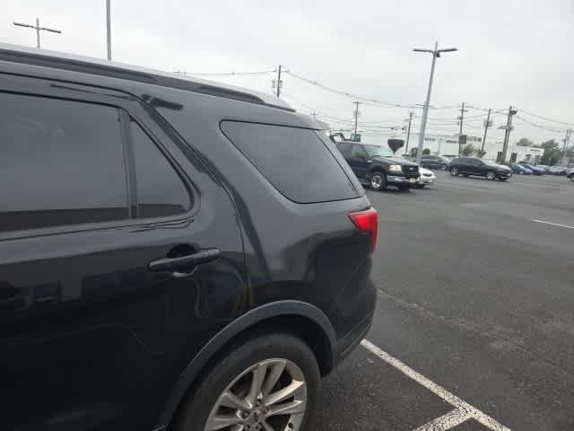 Thumbnail: 2019 Ford Explorer - 5