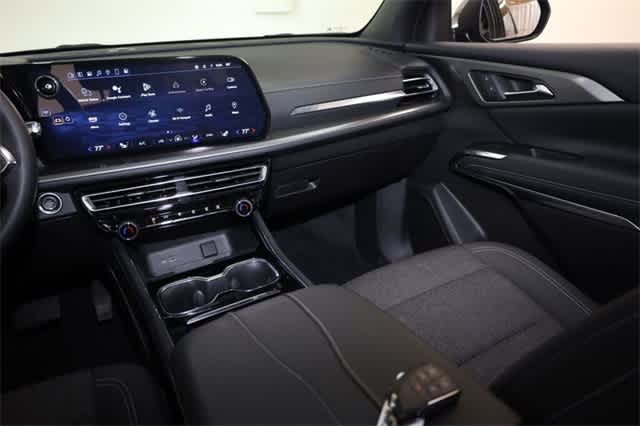 Thumbnail: 2024 Chevrolet Traverse - 18