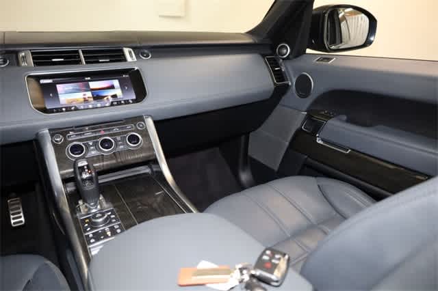 Thumbnail: 2017 Land Rover Range Rover Sport - 18