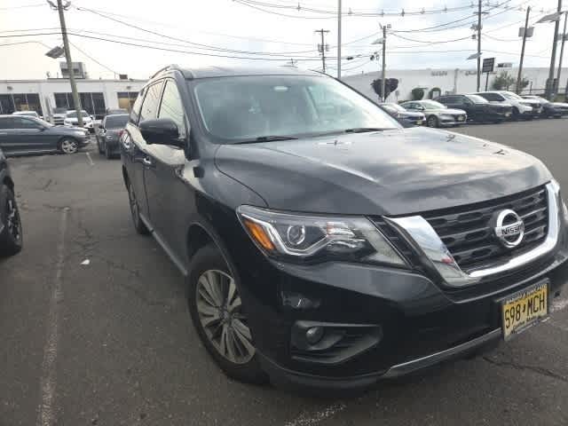Thumbnail: 2019 Nissan Pathfinder - 18