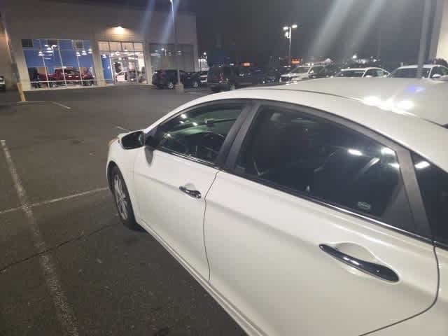 Thumbnail: 2011 Hyundai Sonata - 6