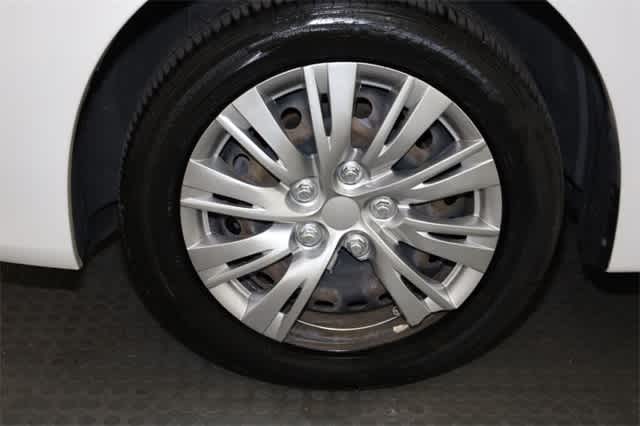 Thumbnail: 2014 Nissan Sentra - 32