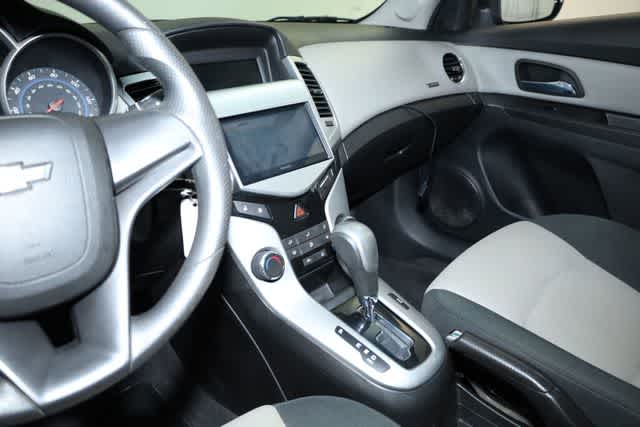 Thumbnail: 2012 Chevrolet Cruze - 16