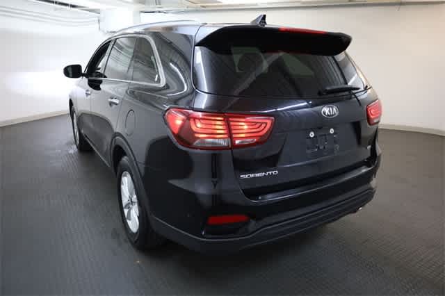 Thumbnail: 2019 Kia Sorento - 5