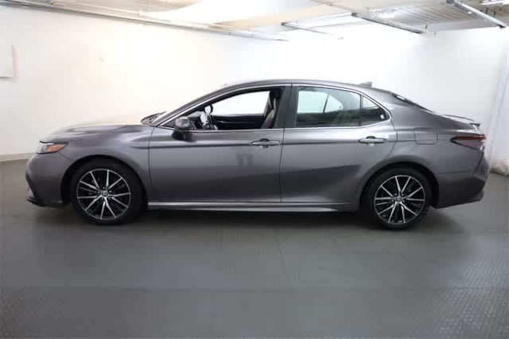 Used 2021 Toyota Camry SE Sedan