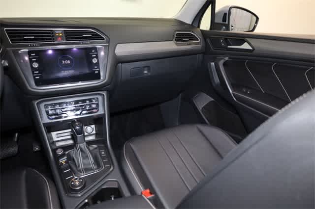 Thumbnail: 2022 Volkswagen Tiguan - 18