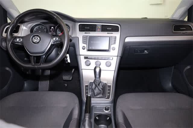 Thumbnail: 2016 Volkswagen Golf - 17