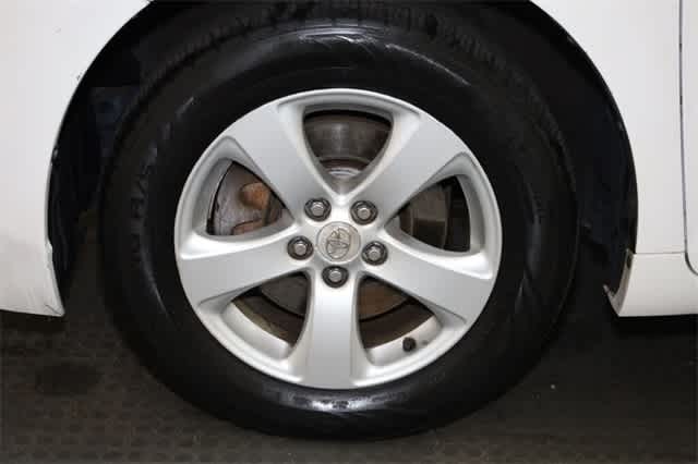 Thumbnail: 2011 Toyota Sienna - 33