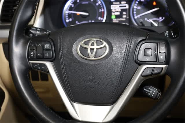 Thumbnail: 2018 Toyota Highlander - 35