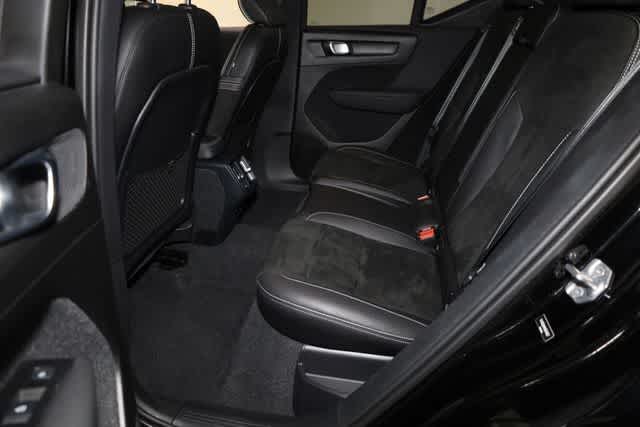 Thumbnail: 2021 Volvo XC40 - 20