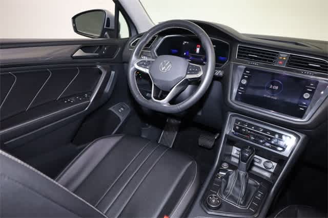 Thumbnail: 2022 Volkswagen Tiguan - 16