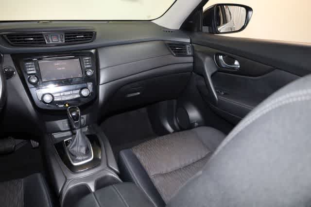 Thumbnail: 2018 Nissan Rogue - 18