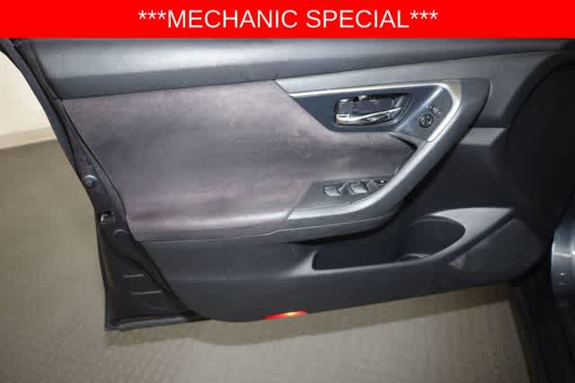 Thumbnail: 2013 Nissan Altima - 13