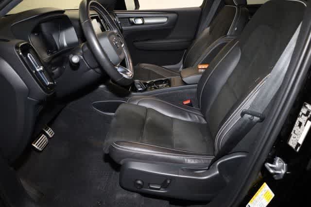 Thumbnail: 2021 Volvo XC40 - 15