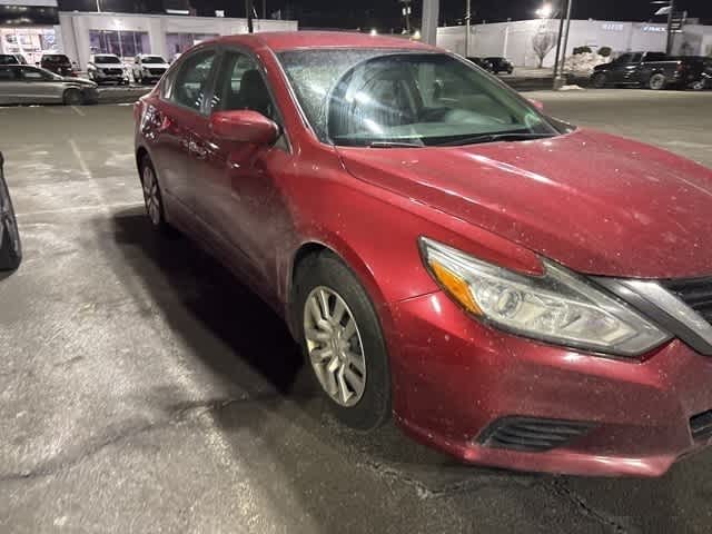 Thumbnail: 2016 Nissan Altima - 15