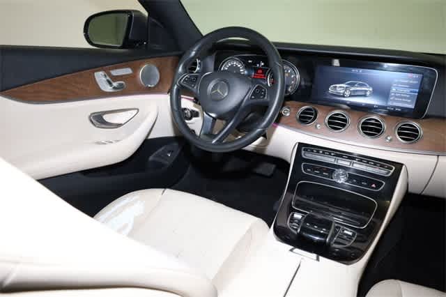 Thumbnail: 2017 Mercedes-Benz E-Class - 16