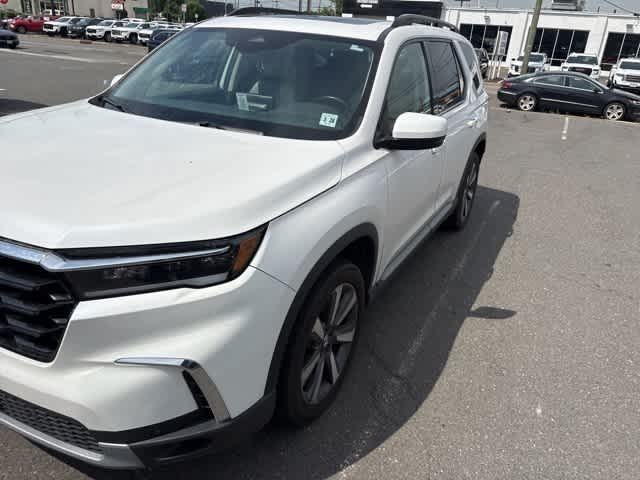 Thumbnail: 2023 Honda Pilot - 2