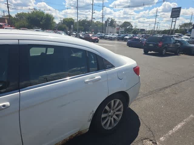 Thumbnail: 2012 Chrysler 200 - 5