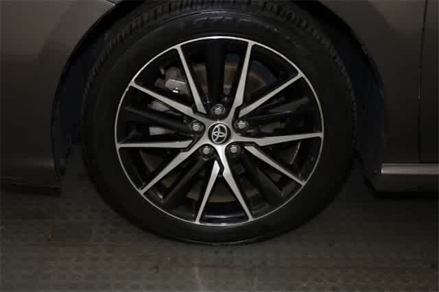 Thumbnail: 2021 Toyota Camry - 33