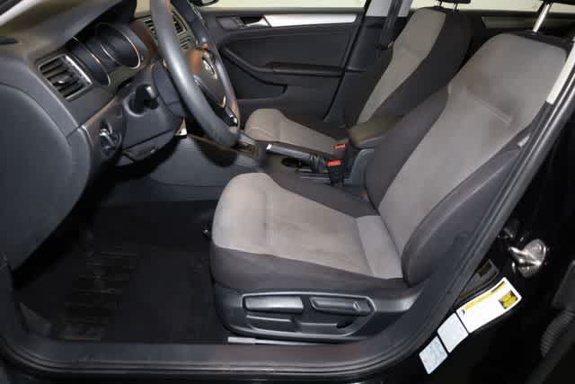 Thumbnail: 2017 Volkswagen Jetta - 15