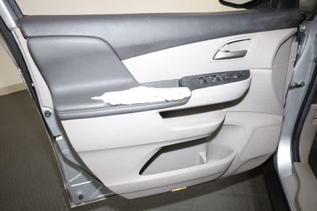 Thumbnail: 2012 Honda Odyssey - 13