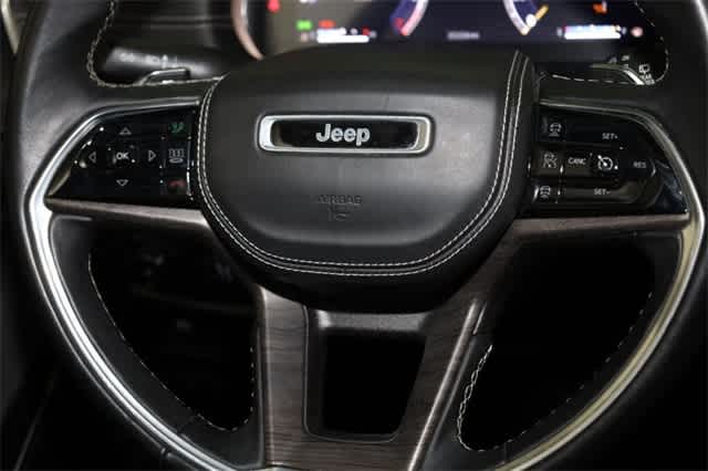 2022 Jeep Grand Cherokee Overland 34