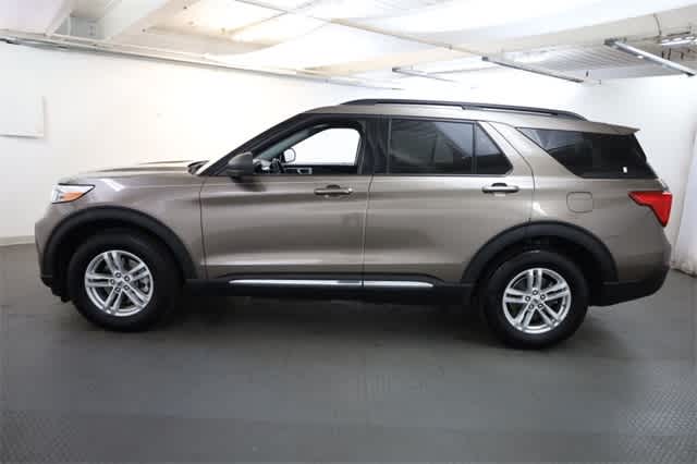 Thumbnail: 2021 Ford Explorer - 3