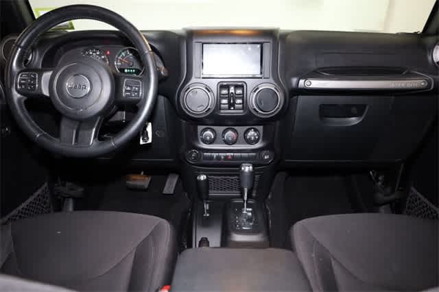 Thumbnail: 2016 Jeep Wrangler - 17
