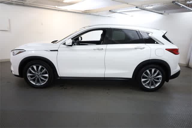 Thumbnail: 2019 INFINITI QX50 - 3