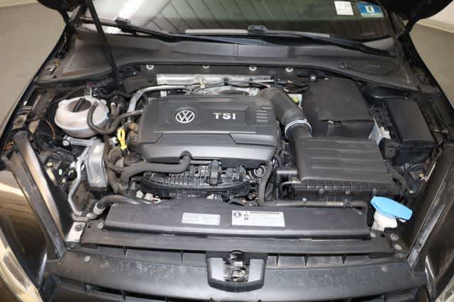 Thumbnail: 2016 Volkswagen Golf - 32