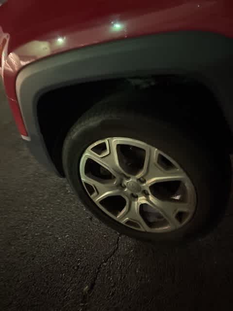 Thumbnail: 2016 Jeep Renegade - 22